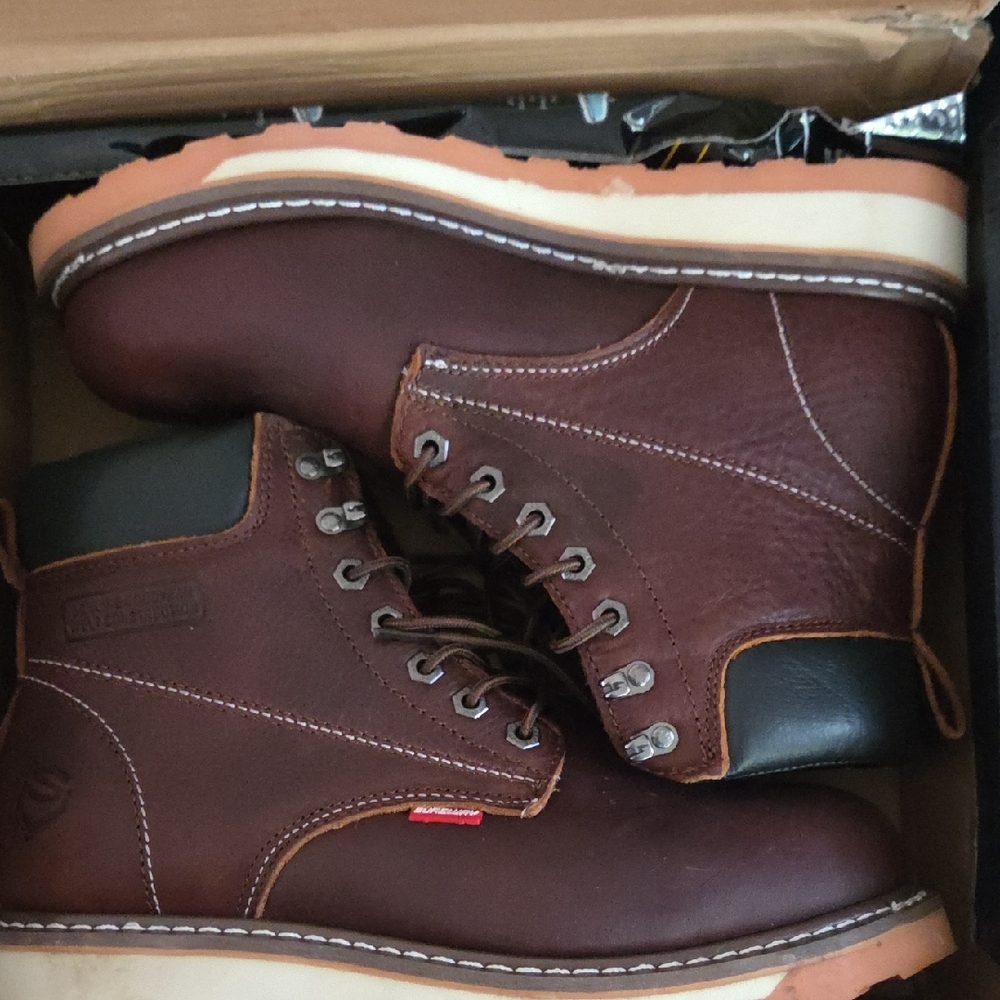 Rugged Men's Leather Steeltoe Boots in Rich Brown